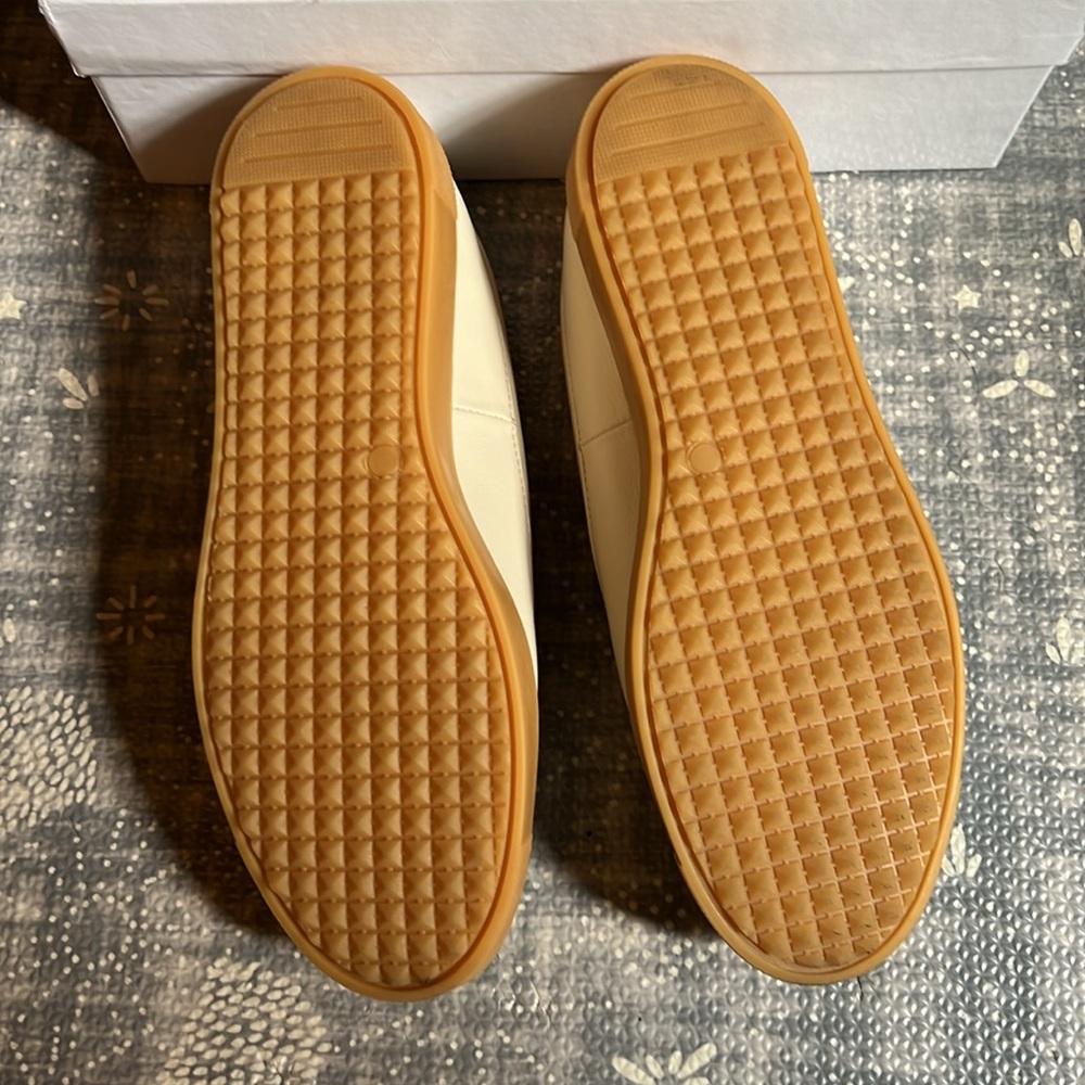 Beklina Margo sneaker off white 9 cushion flats new - Picture 4 of 7